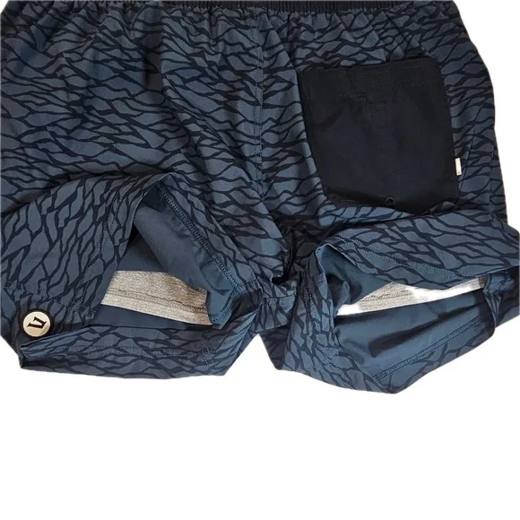 Vuori Shorts Mens Blue Black XXL Lined Athletic Gym Training Performance Workout - Picture 8 of 9